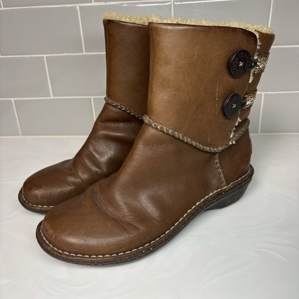 Ugg Lillie Brown Womens Size 8 Leather Wool Lined Boots W/Buttons